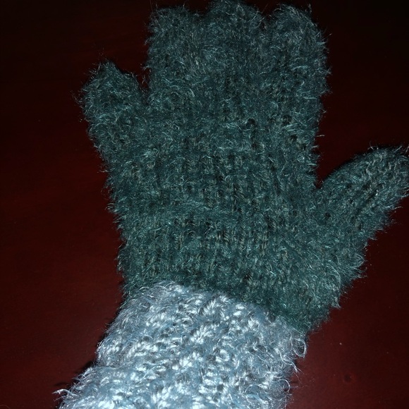 Super soft Hand knitted hat,glove,scarf combo - Picture 6 of 8
